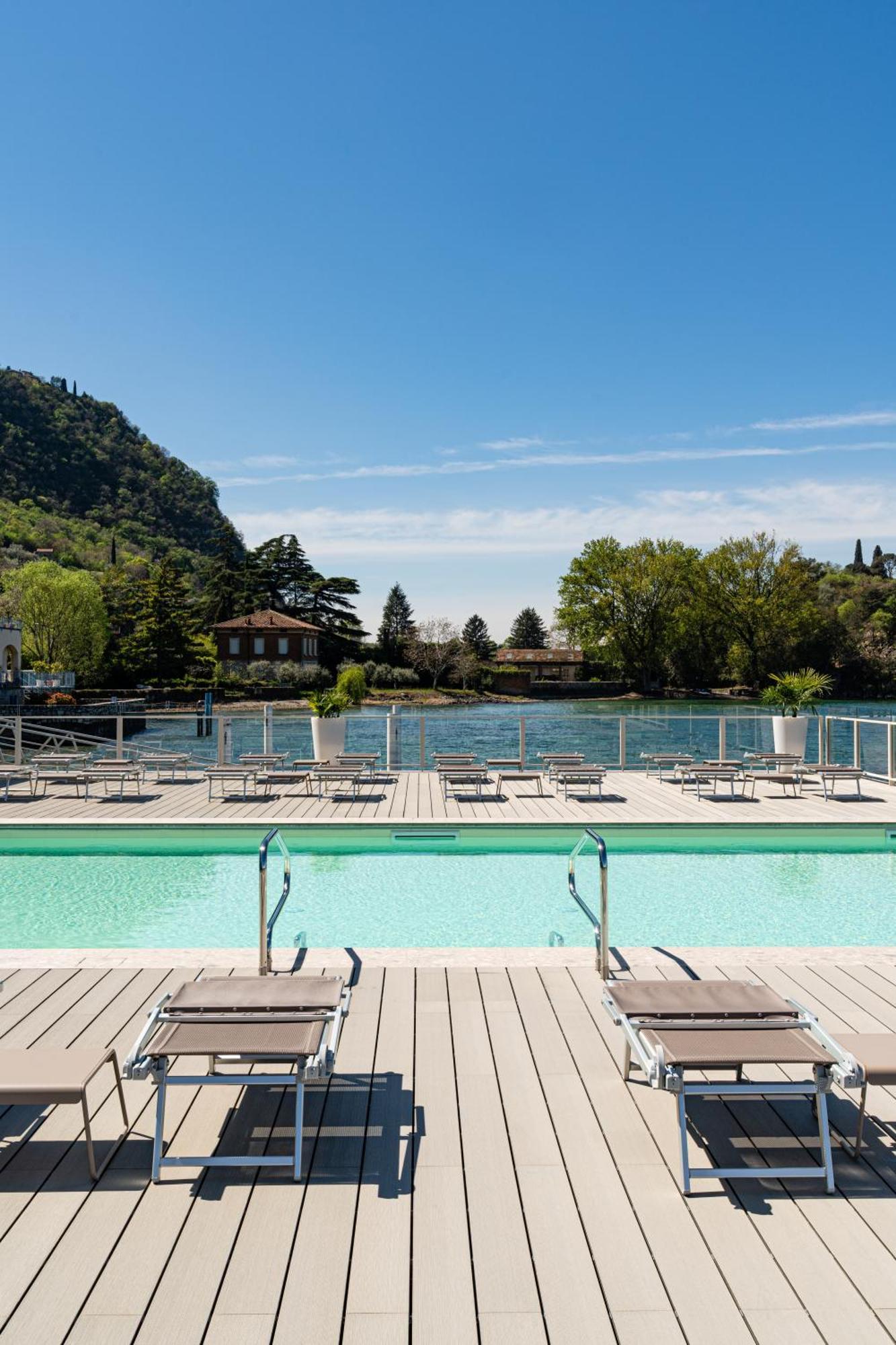 Araba Fenice Hotel Iseo Exterior foto