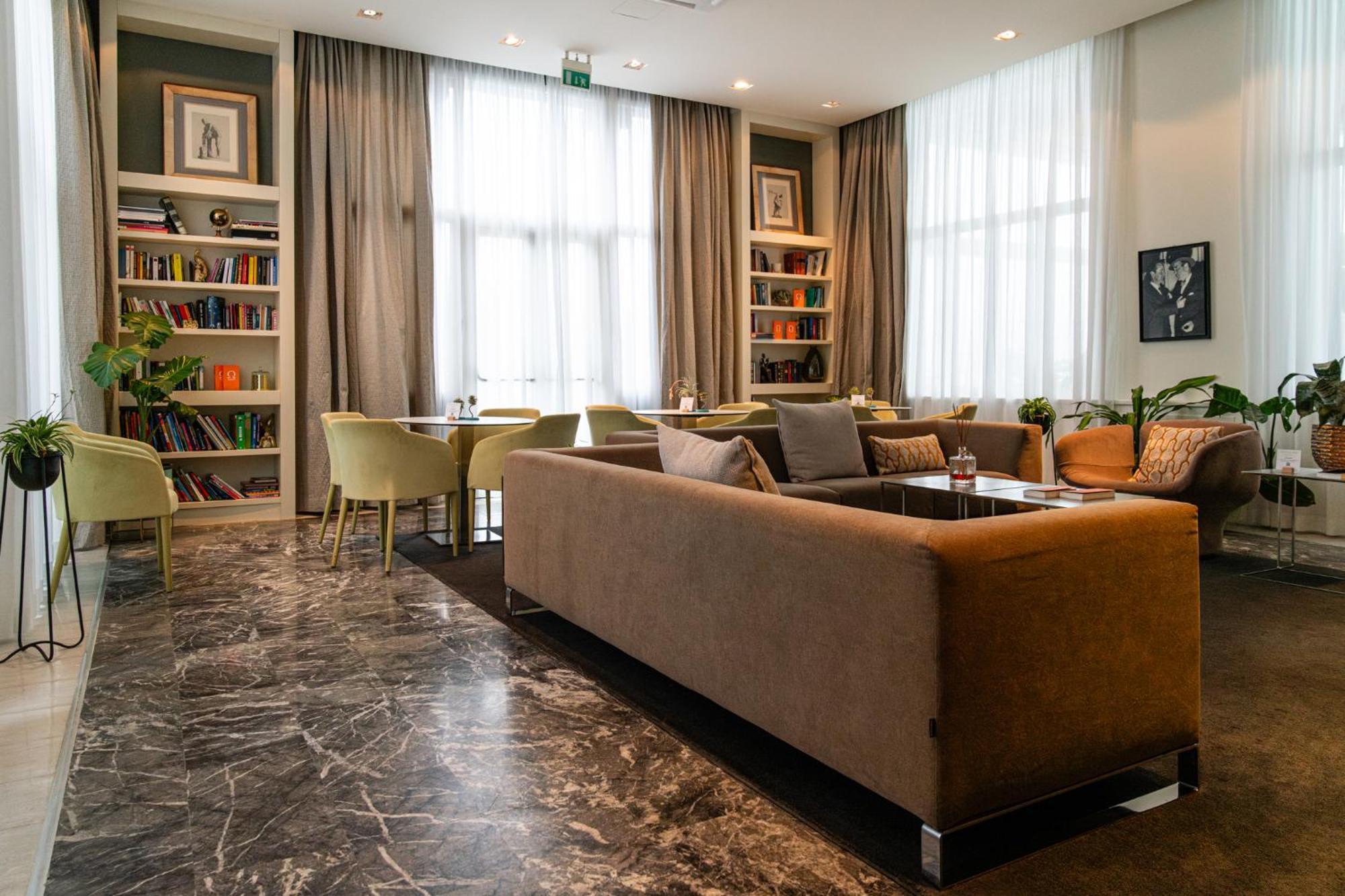 Araba Fenice Hotel Iseo Exterior foto